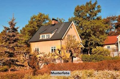 Wohnhaus mit angeb. Scheune - provisionsfrei