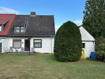 Charmante Doppelhaushälfte mit 5 Zimmern in Hannover-Oberricklingen