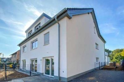 Geräumige 4-Zimmer Wohnung mit Balkon in Kalkum