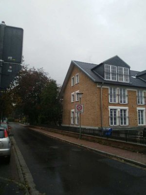 Sanierte 3-Raum-Wohnung mit Große Terrasse in Neuss