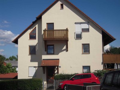 Freundliche 2,5-Zimmer-DG-Wohnung in Obertraubling