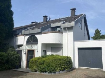 Exklusive 3-Zimmer-Wohnung mit Balkon und Einbauküche in Mönchengladbach-Rheydt