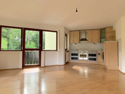 Großzügige 2 Zimmerwohnung mit Blick ins Grüne - absolut ruhig gelegen!