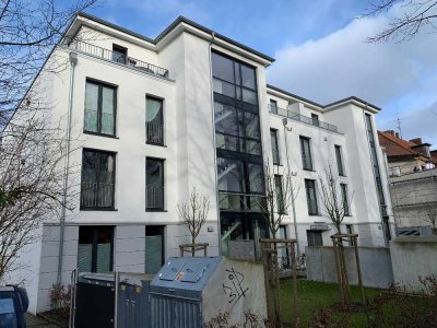 Moderne 2- Zi.- Penthousewohnung nahe des Flughafens