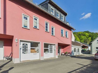 Moderne Doppelhaushälfte mit Terrasse & Garage, ruhig wohnen in Niederprüm