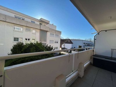 *Gepflegte 3 Zimmer Wohnung..Südbalkon..Ruhige&Zentrale Lage....