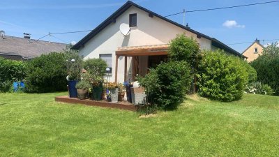Charmantes Einfamilienhaus sucht Gartenfreunde