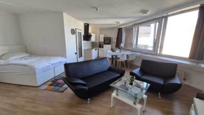 Möblierte Wohnung in den Wolken in Köln-Sülz