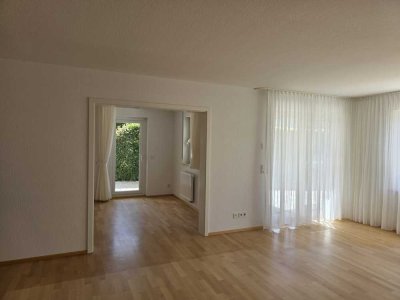 Freundliche und gepflegte 3,5-Zimmer-Erdgeschosswohnung mit geh. Innenausstattung mit Balkon