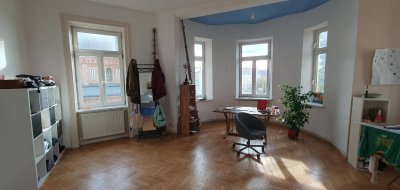 Große helle Altbauwohnung für November zu vermieten