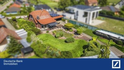 Modern wohnen am Waldrand: Photovoltaik, Teich & Privatsphäre!