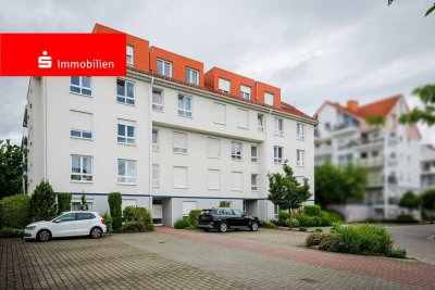 Bad Soden-Neuenhain: Dachgeschoss-Traumwohnung. Kamin, Stil & Skylineblick inklusive