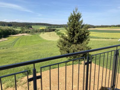 3,5 ZKB Neubauwohnung mit Garage in 2 FH mit herrlicher Aussicht vom Balkon