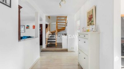 Einziehen und Wohlfühlen! 3-Zimmer-Maisonettewohnung mit EBK und Balkon in ruhiger Lage