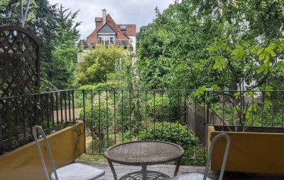 Representative, zentralgelegene, ruhige 2½-ZW mit Garage, Balkon und EBK