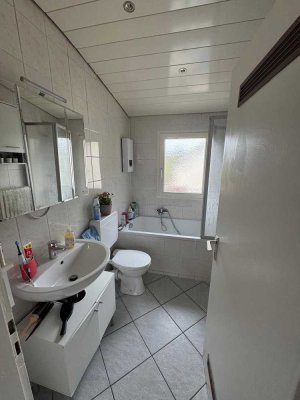 Attraktive 2,5-Zimmer-DG-Wohnung mit Balkon in Leverkusen