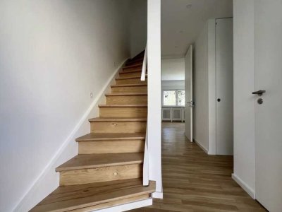 Erstbezug nach Sanierung: Modernes Einfamilienhaus in ruhiger Lage von Frankfurt-Dornbusch