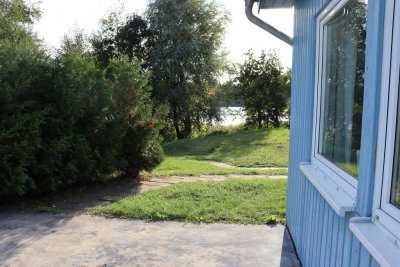 Ferienhaus ruhig direkt am See - für 1 Jahr zu miete