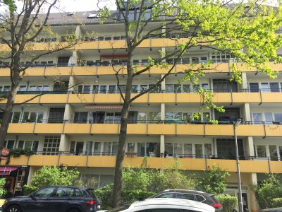 Bezugsfreie, helle 2-Zimmer-Wohnung mit 2 Balkonen & EBK