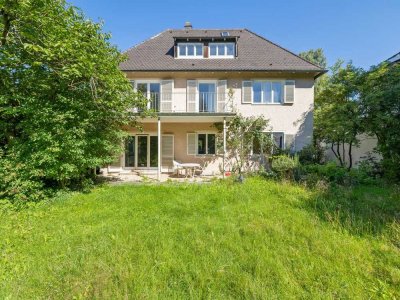 Attraktives Zweifamilienhaus mit Potenzial - Sanierung oder Neubau
