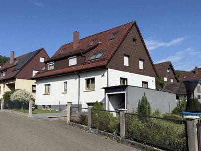 Neurenoviertes Ein- Zweifamilienhaus inklusive Garten, Garagen und Smarthome