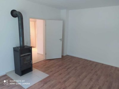 schöne 2 Zimmer Wohnung mit Balkon im Grünen