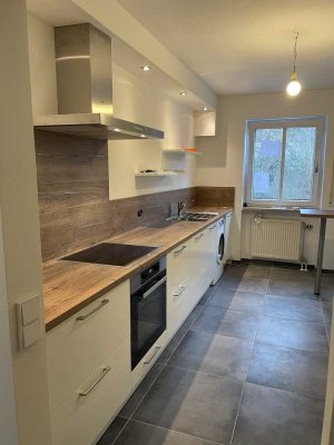 Freundliche 3-Zimmer-Wohnung mit Balkon und EBK in Rednitzhembach