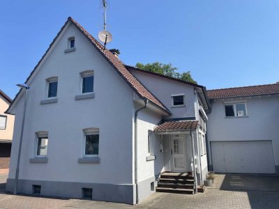 Provisionsfrei! Platz für die ganze Familie - Einfamilienhaus mit Hof + Doppelgarage in Durmersheim!