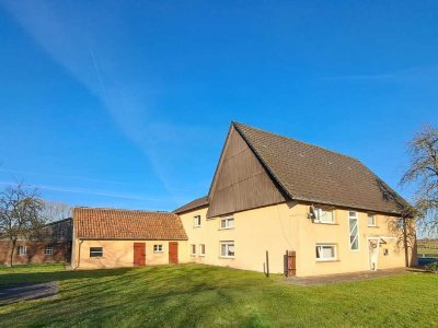 *BESICHTIGUNGSSTOPP* Ländliche Idylle mit vielen Möglichkeiten:
Wohnhaus mit Nebengebäuden &a...