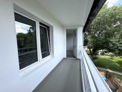 wir haben saniert für Sie // helle 3 Zimmer Wohnung mit Balkon