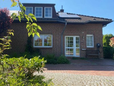 Gepflegtes Einfamilienhaus (Winkelhaus) mit PV-Anlage und Garage in Meerbusch-Osterath