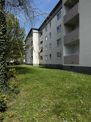 Leben im Grünen: Helle 3,5-Zimmer-Wohnung mit Balkon nahe der Walderholung