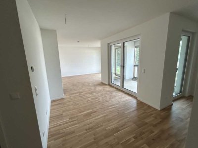 Neubau mit Balkon und Einbauküche: Exklusive 2-Zimmer-Wohnung mit geh. Innenausstattung in Wedel