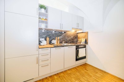 1 MONAT MIETFREI I AB SOFORT I XL-TERRASSE I TOP-KÜCHE I SEHR HELL &amp; RUHIG I BADEWANNE I WG TAUGLICH I MODERN SANIERT I LICHTDURCHFLUTET I SEHR ZENTRALE LAGE AM STADTPARK I