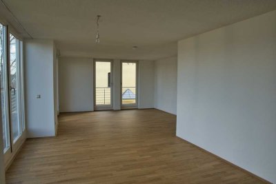 PROVISIONSFREIE WOHNUNG MIT GROSSEM BALKON - Nicht WG geeignet.