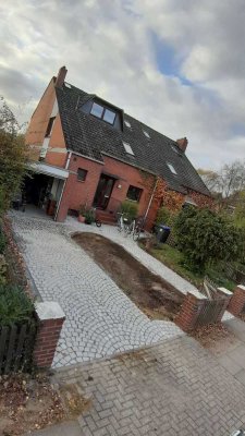 Raumwunder über 4 Etagen in zentraler, ruhiger Lage Niendorf.