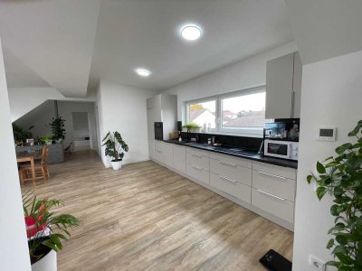 4-Zimmer Wohnung mit Balkon im 3. OG in Eschborn