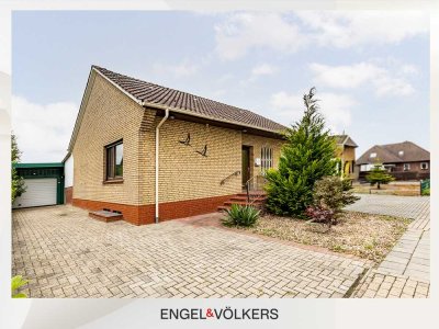 Bungalow mit Potenzial - in ruhiger und zentrumsnaher Lage mit Blick ins Grüne !