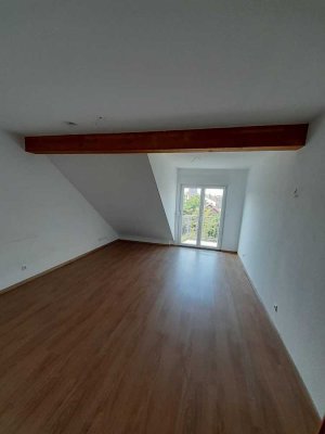 Attraktive 4-ZKB-Wohnung mit Balkon im Herzen von Mannheim-Neckarau