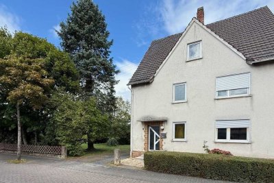 Einfamilienhaus mit großem Grundstück  – sanierungsbedürftig mit Entwicklungspotenzial