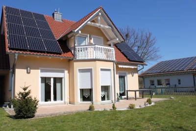 *** Platz für die ganze Familie *** Schönes Haus in ruhiger  Lage, attraktive Raumaufteilung.