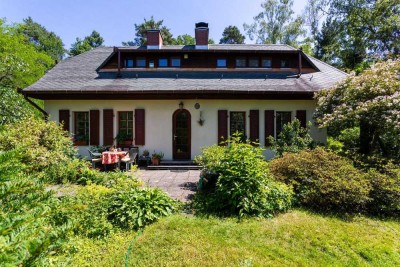 Idylle pur! – Einfamilienhaus mit Ausbaupotential in toller Lage mit Garten, bezugsfrei