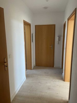 Gemütliche 2- Zimmer-Dachgeschosswohnung mit Einbauküche