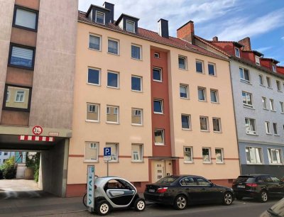 Moderne Dachgeschosswohnung in der Innenstadt
