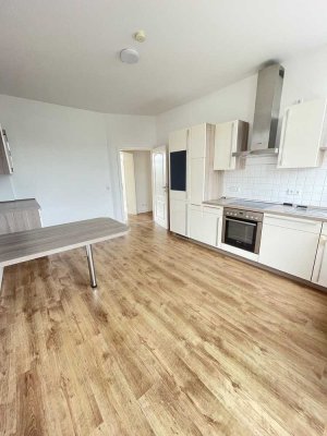 tolle & moderne 2 Zimmer Whg in Buckau mit EBK und Balkon