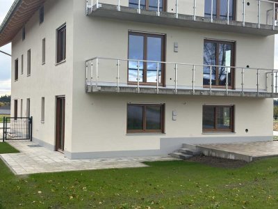 Erstbezug: Helle, barrierefreie 2,5-Zimmer Erdgeschoßwohnung mit Terasse und Garten