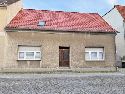 Teilsaniertes Reihenendhaus mit viel Potenzial in Coswig (Anhalt)