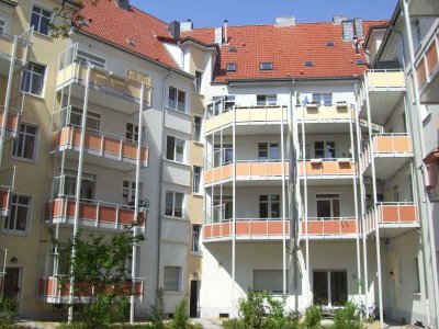 Zentral gelegene Wohnung mit tollem Badezimmer!