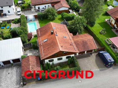 Beyharting/Landkreis Rosenheim - Großzügiges Anwesen im Landhausstil mit Sonnengarten & Swimmingpool