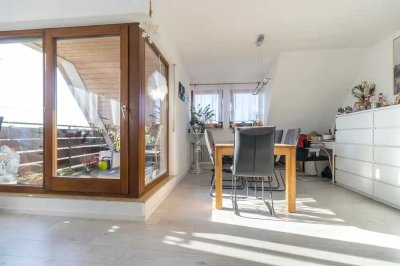Zentral gelegene 3-Zimmer-Dachgeschosswohnung mit guter Ausstattung